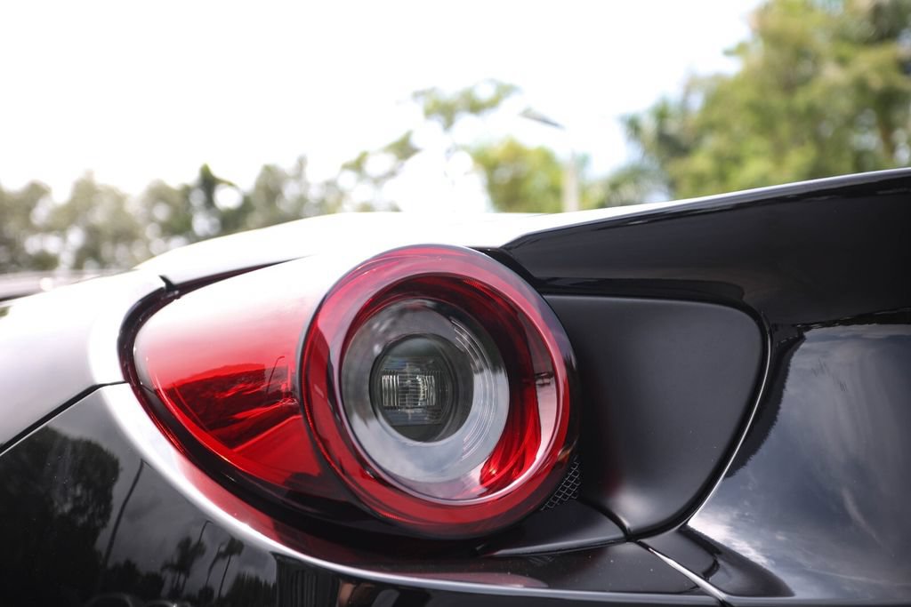Certified 2019 Ferrari Portofino RWD image 21
