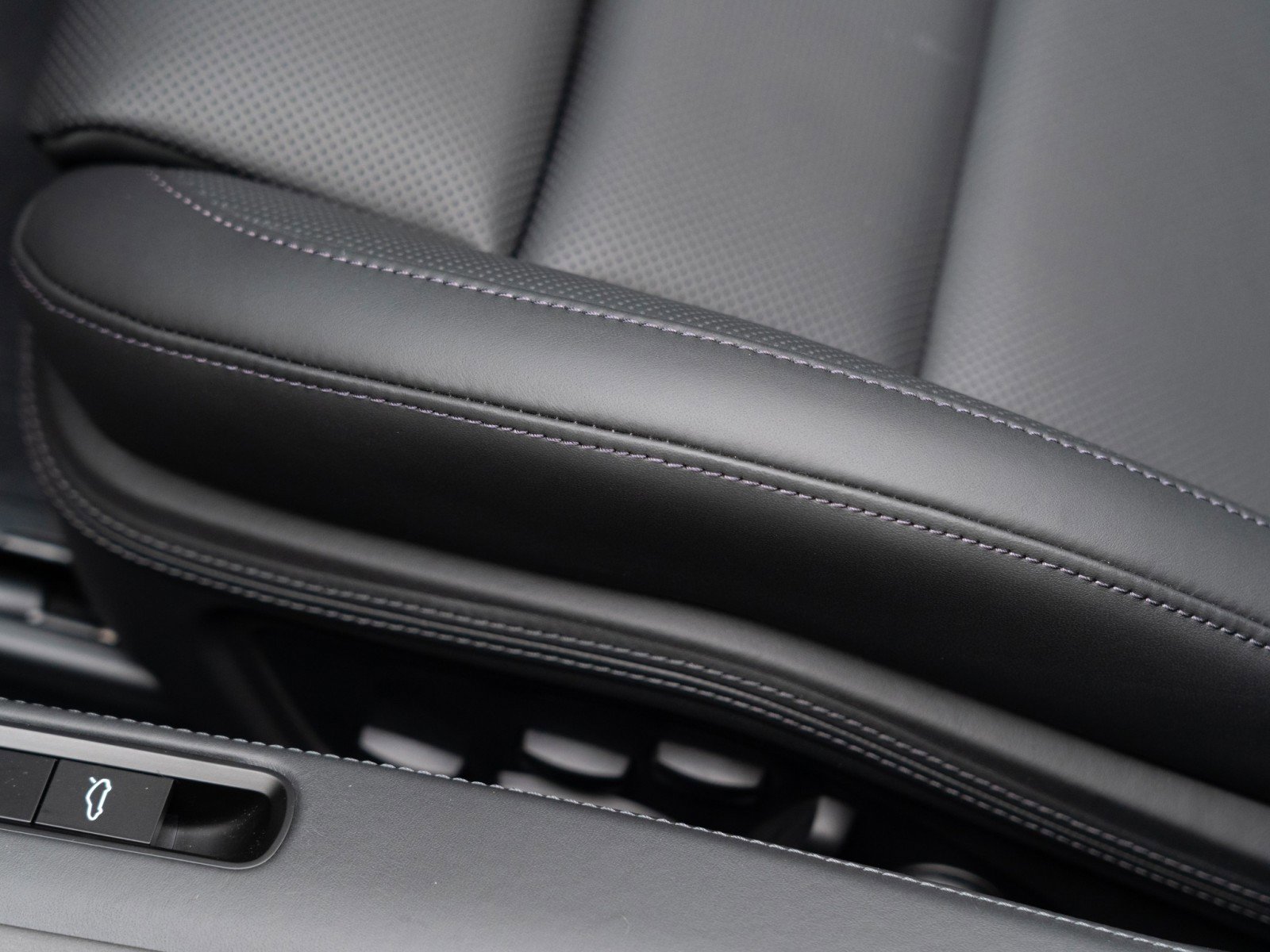 Certified 2026 Porsche 911 GTS image 17