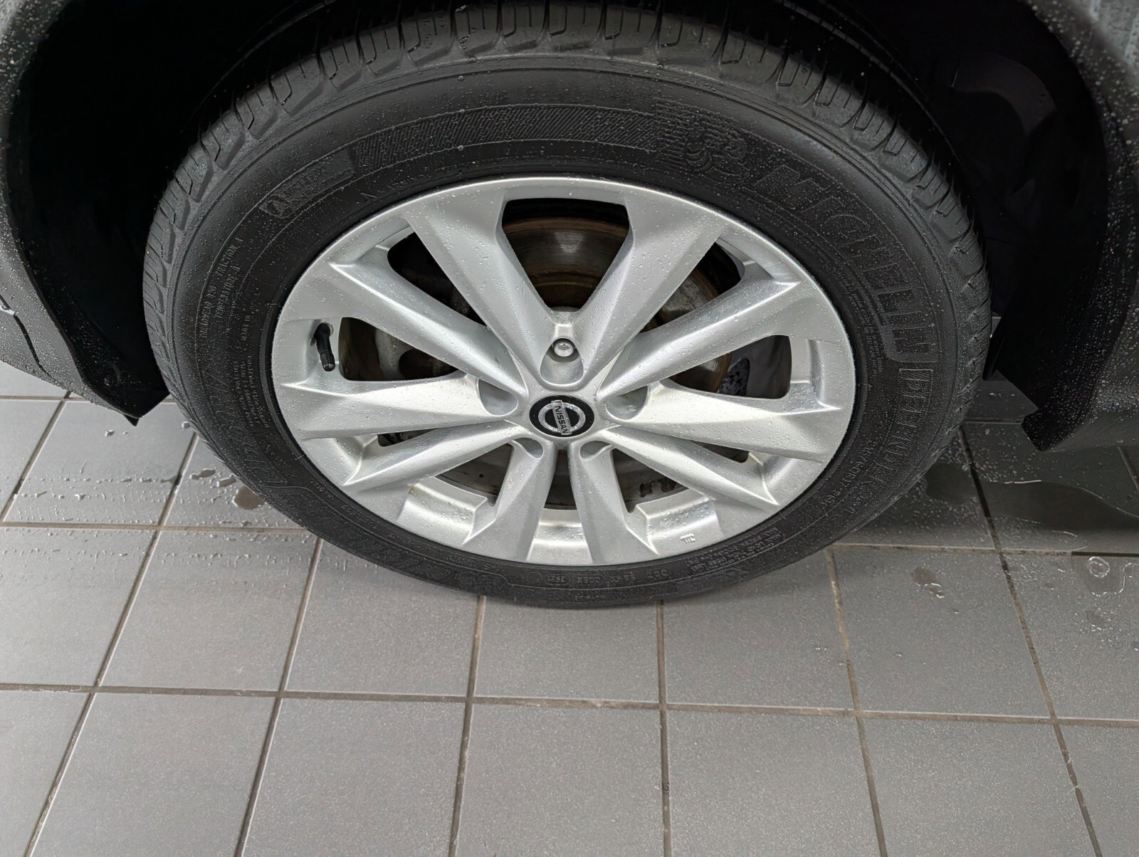 Used 2019 Nissan Rogue Sport SV image 9