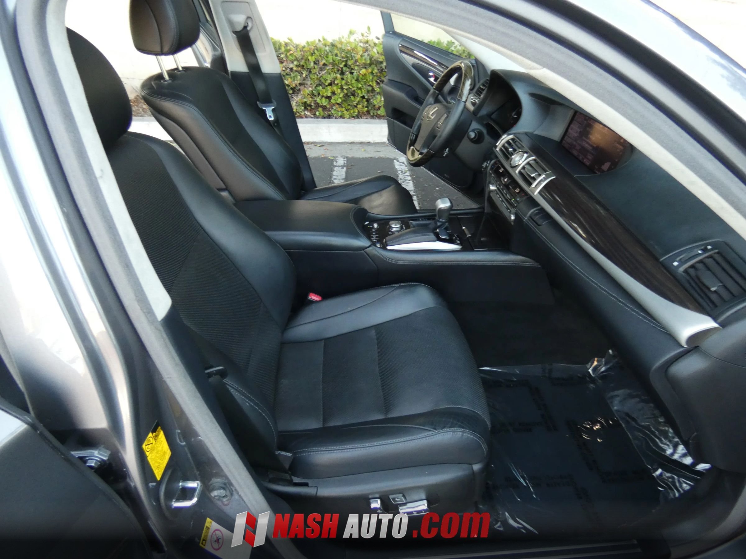 Used 2013 Lexus LS 460 w/ Ultra Luxury Pkg RWD image 31