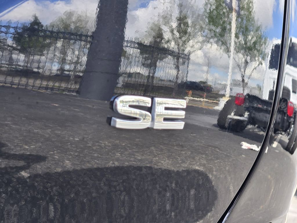 Used 2024 Mitsubishi Outlander SE Black Edition image 10