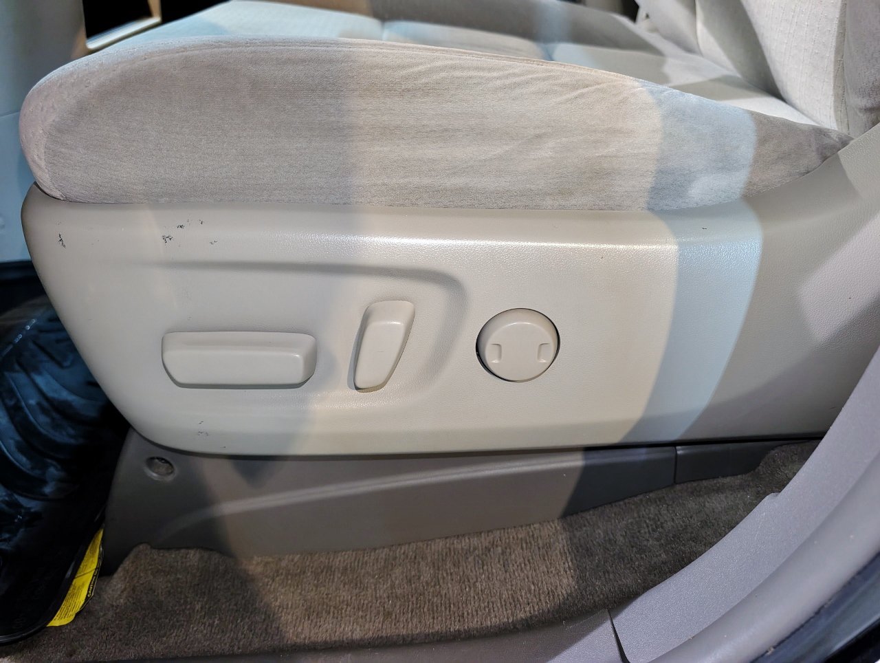 Used 2015 Toyota Sienna LE FWD image 17