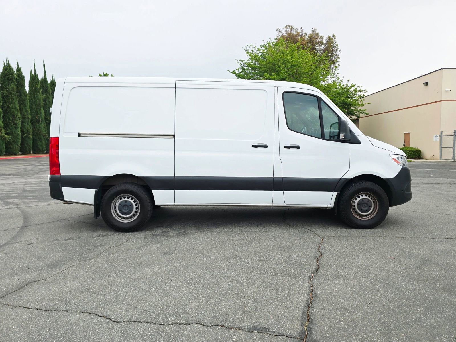 Used 2022 Mercedes-Benz Sprinter 1500 image 4