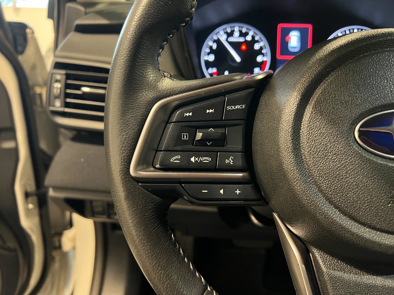 Used 2024 Subaru Outback Premium AWD/4WD image 13