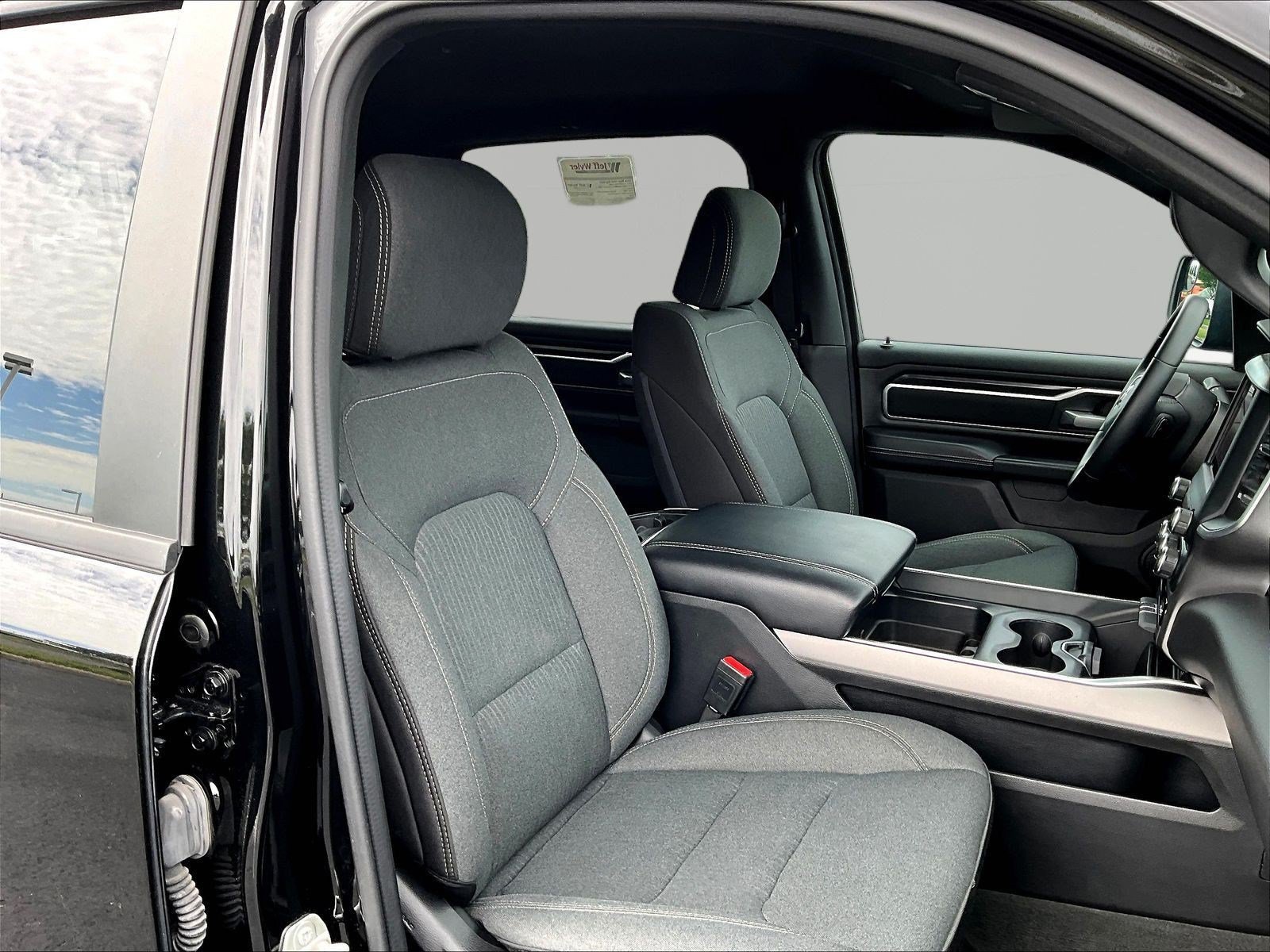 Used 2024 RAM 1500 Big Horn AWD/4WD image 29