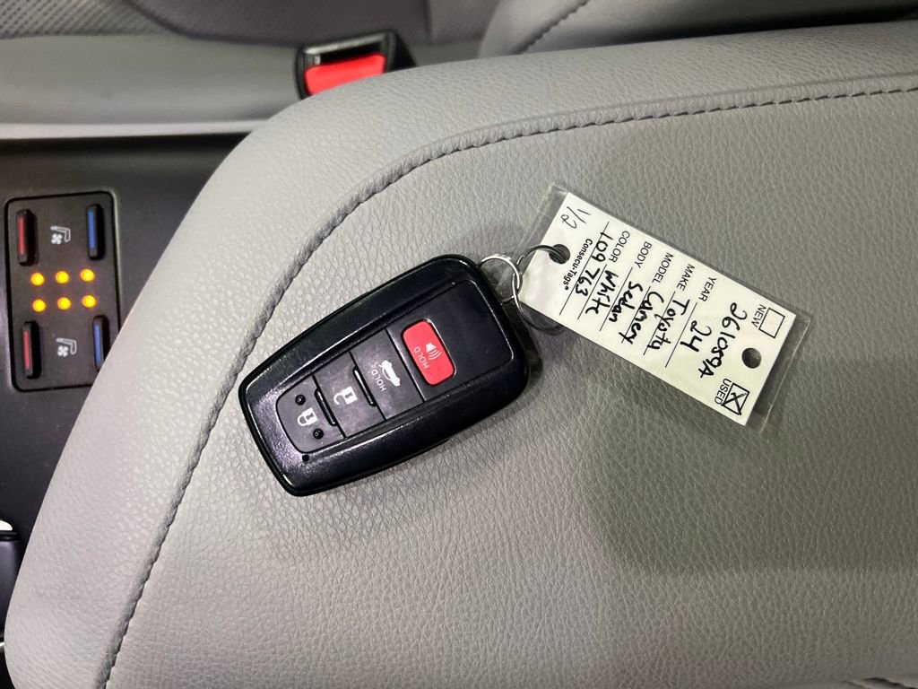 Used 2024 Toyota Camry XLE w/ Navigation Package image 29