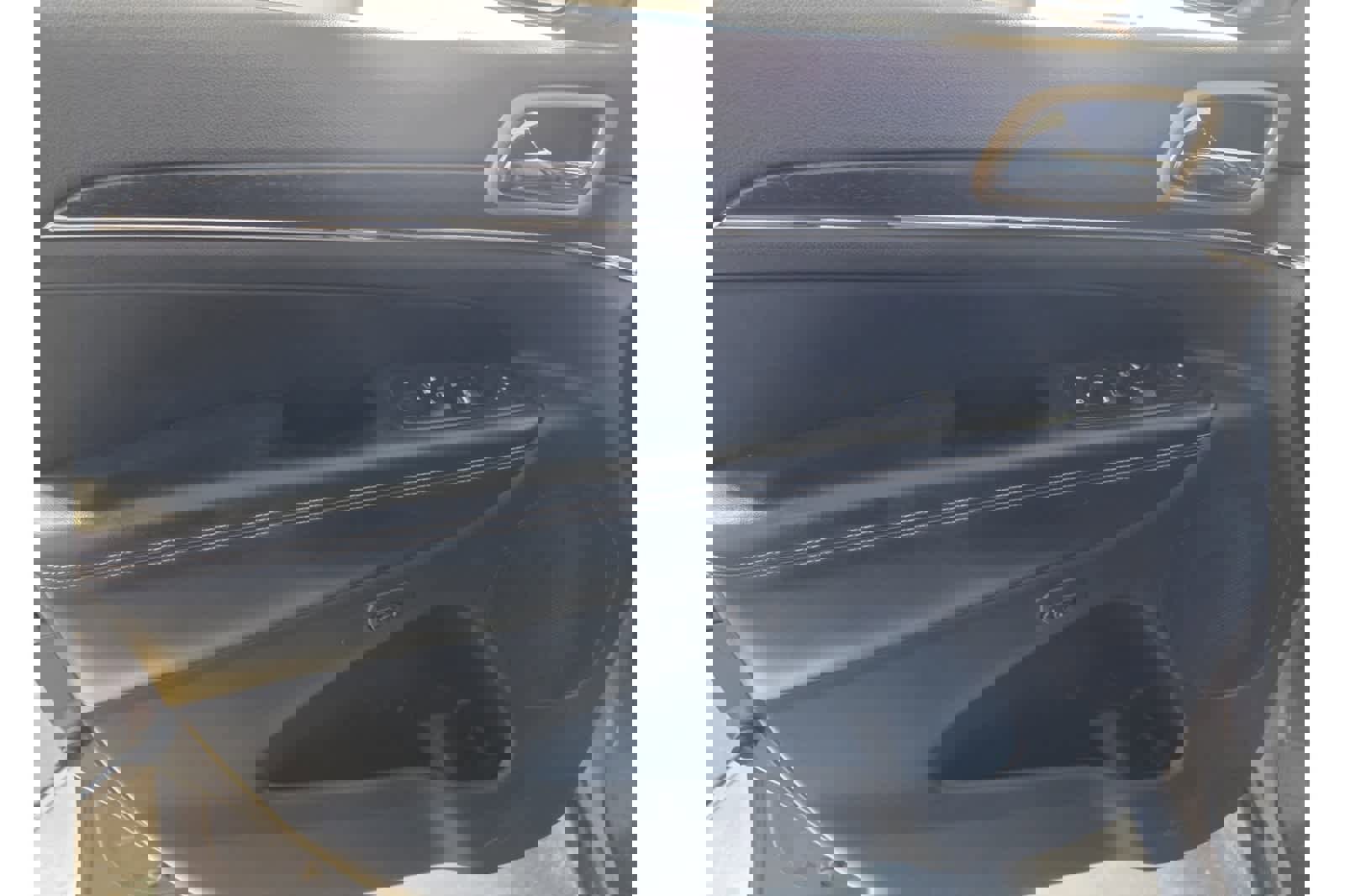 Used 2017 Jeep Grand Cherokee Limited image 18