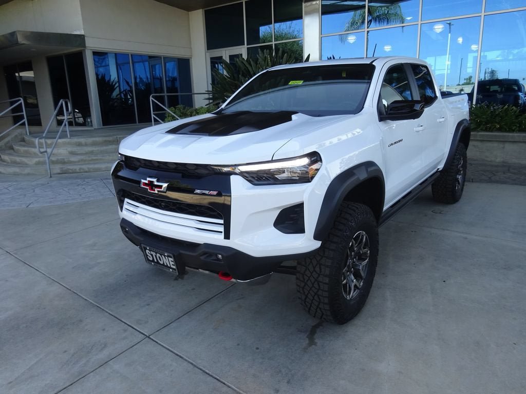 New 2026 Chevrolet Colorado ZR2 w/ Technology Package AWD/4WD image 3