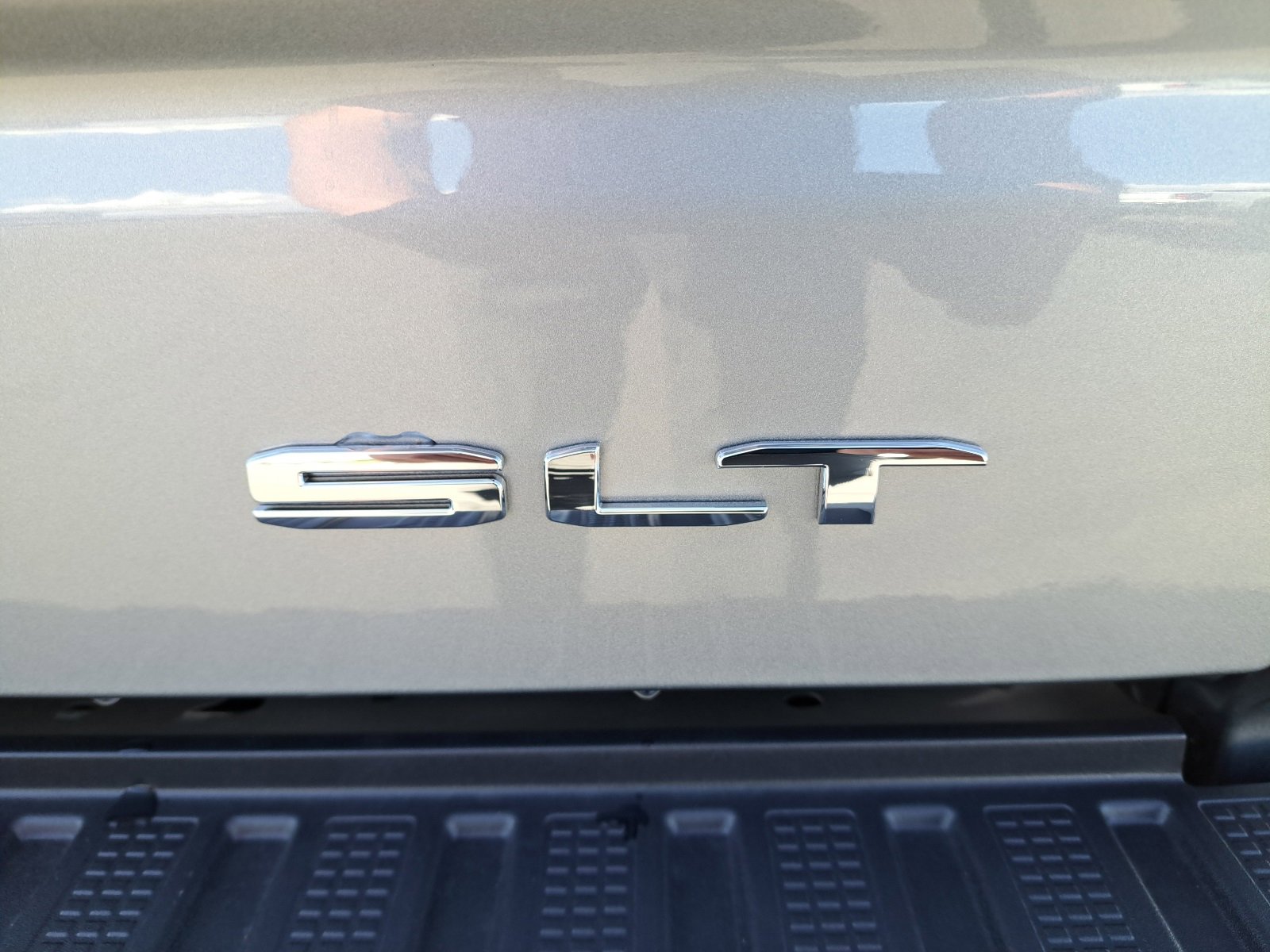 New 2026 GMC Sierra 1500 SLT w/ SLT Premium Package image 18