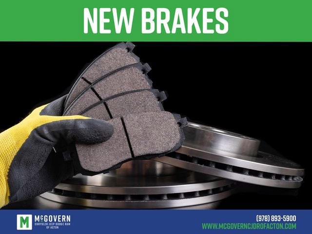 Used 2018 Chrysler 300 Limited w/ Safetytec Plus Group image 3