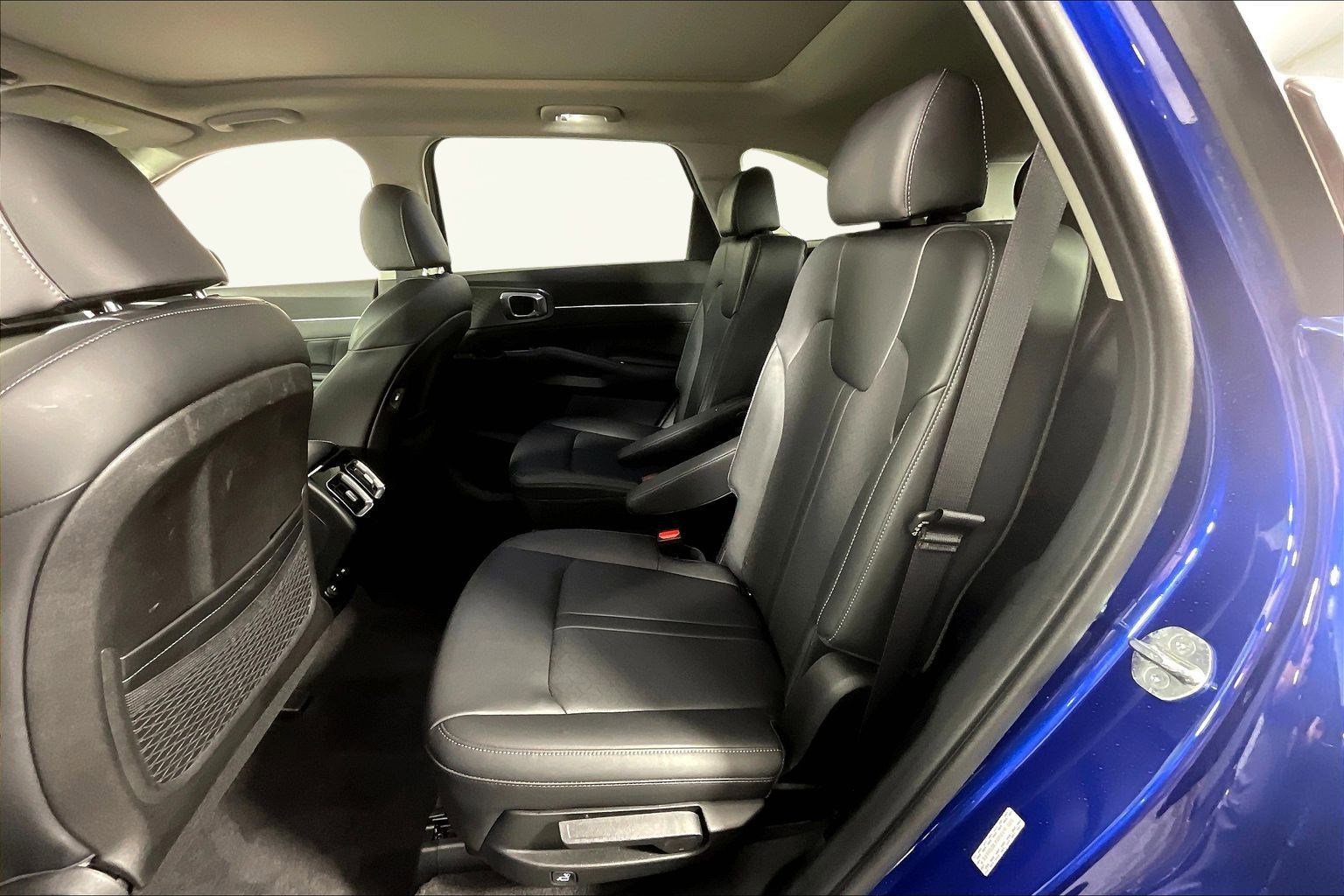 Certified 2023 Kia Sorento SX image 22