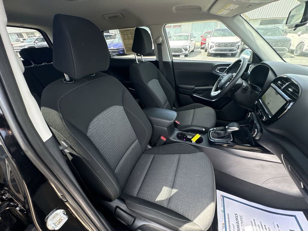 Used 2022 Kia Soul S image 24