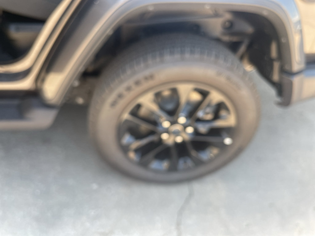 Used 2025 Jeep Wrangler Unlimited Sahara AWD/4WD image 17