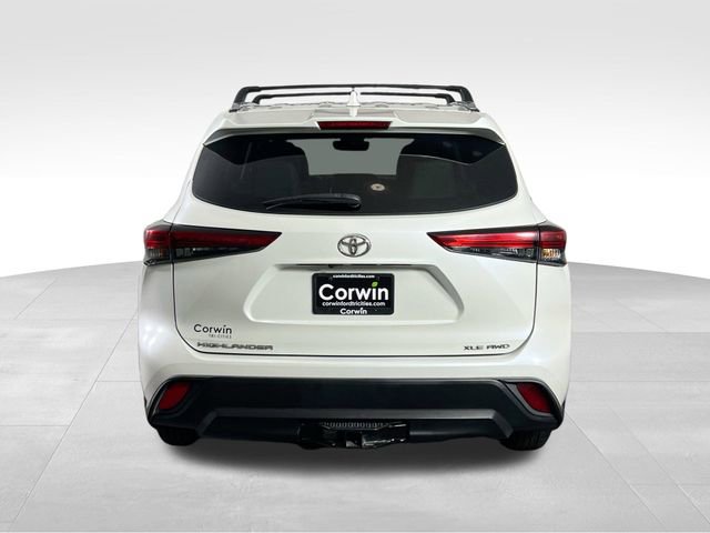 Used 2021 Toyota Highlander XLE AWD/4WD image 17