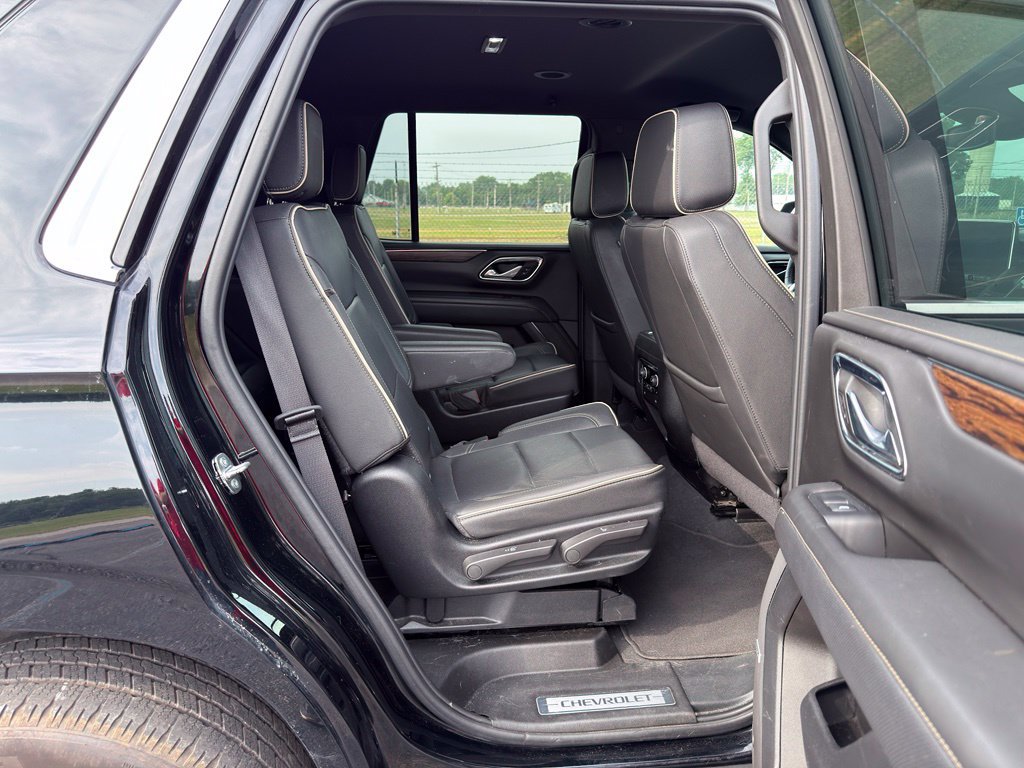 Used 2024 Chevrolet Tahoe Premier AWD/4WD image 35