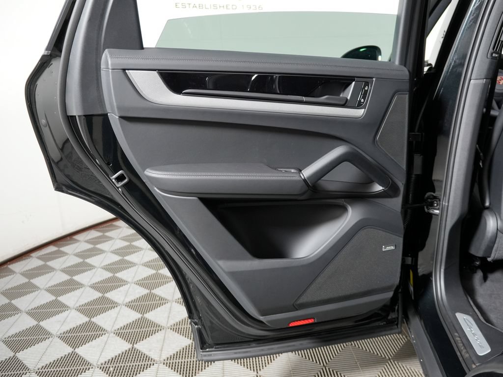 New 2026 Porsche Cayenne AWD/4WD image 33