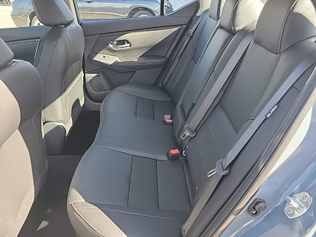 New 2025 Nissan Sentra SR w/ SR Premium Package FWD image 32