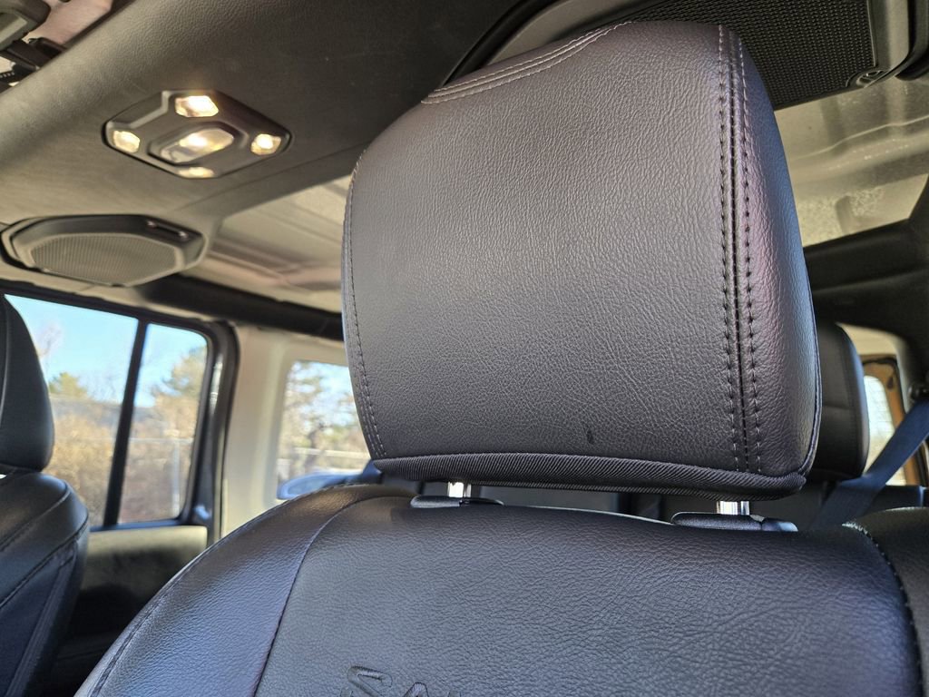 Used 2022 Jeep Wrangler Unlimited Sahara w/ Cold Weather Group image 16