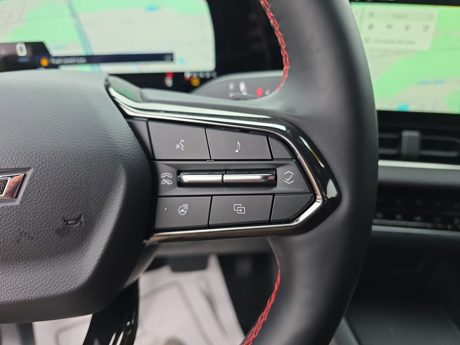 Used 2025 Chevrolet Equinox RS image 27