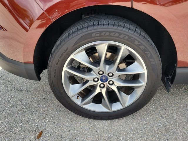 Used 2015 Ford Edge Titanium w/ Technology Package FWD image 12
