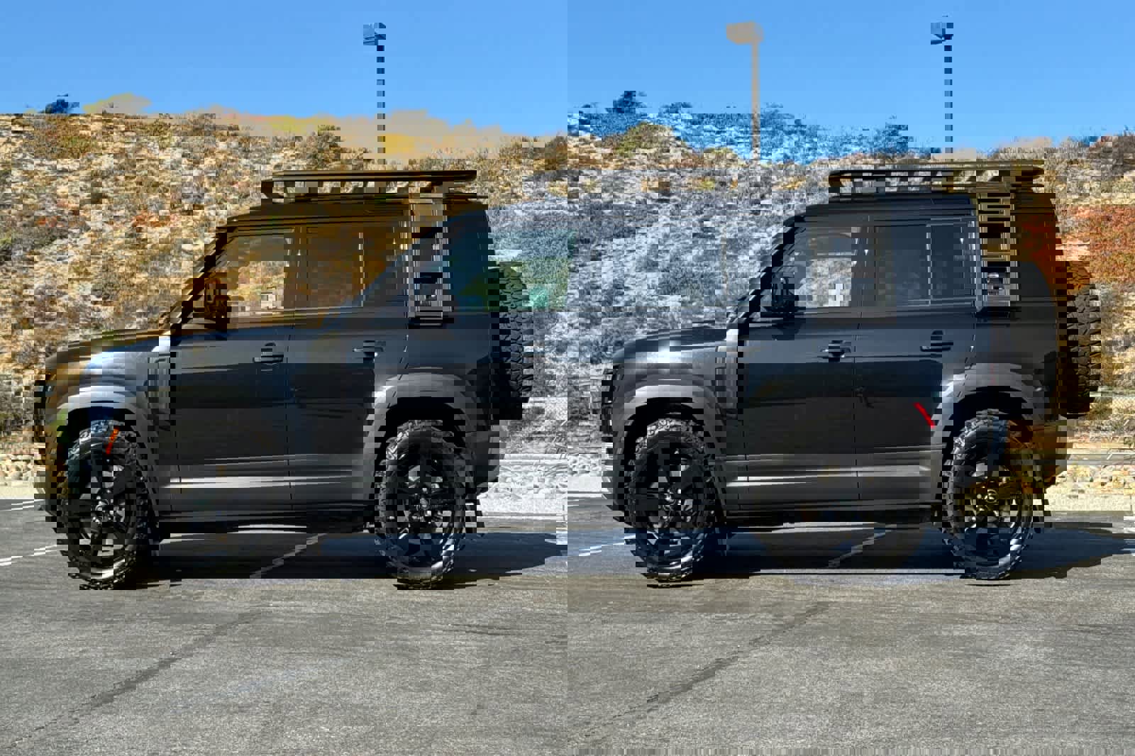 Used 2020 Land Rover Defender 110 HSE image 9