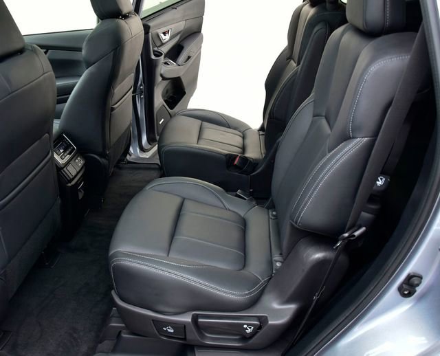 Used 2023 Subaru Ascent Limited w/ Technology Package AWD/4WD image 16