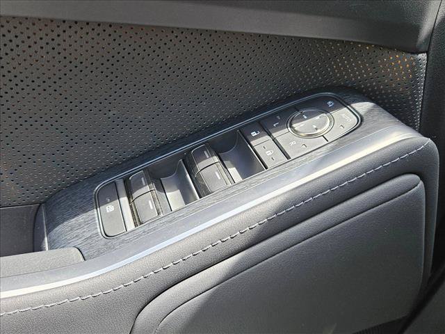 Used 2025 Lexus GX 550 w/ Cold Area Package AWD/4WD image 7