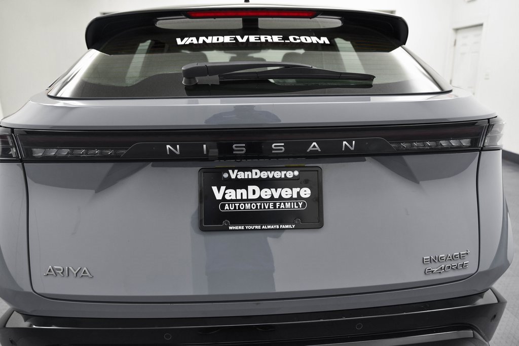 Used 2023 Nissan Ariya AWD image 7