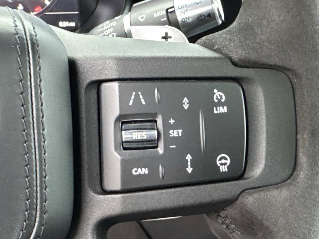 Certified 2022 Land Rover Defender 90 V8 AWD/4WD image 25