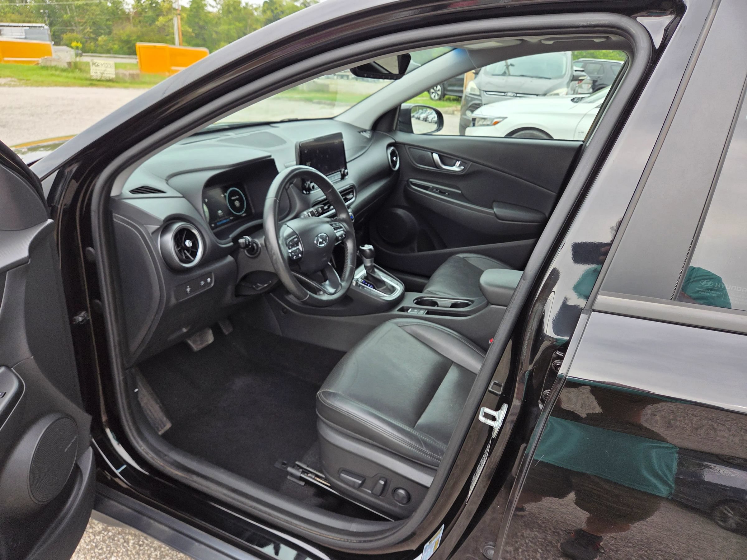 Used 2022 Hyundai Kona Limited FWD image 16