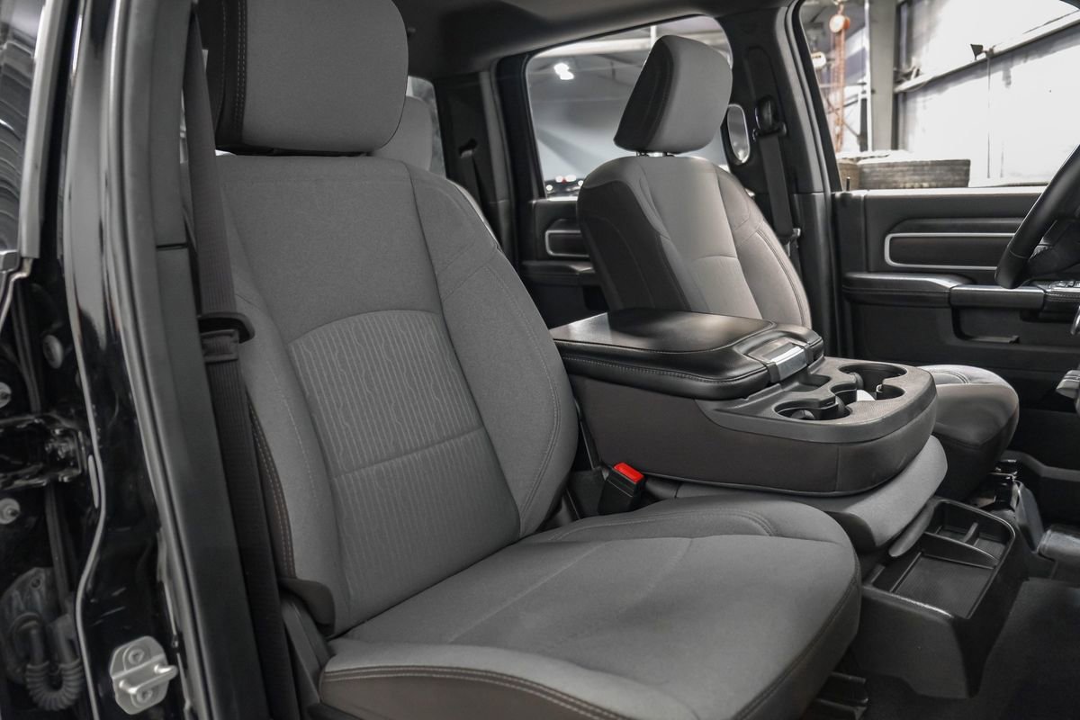 Used 2024 RAM 3500 Big Horn image 34