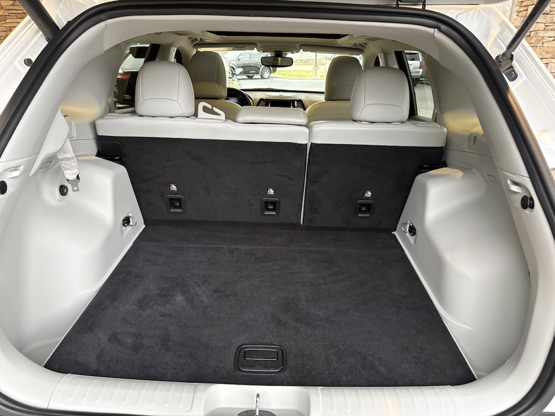 Used 2019 Jeep Cherokee Limited image 34