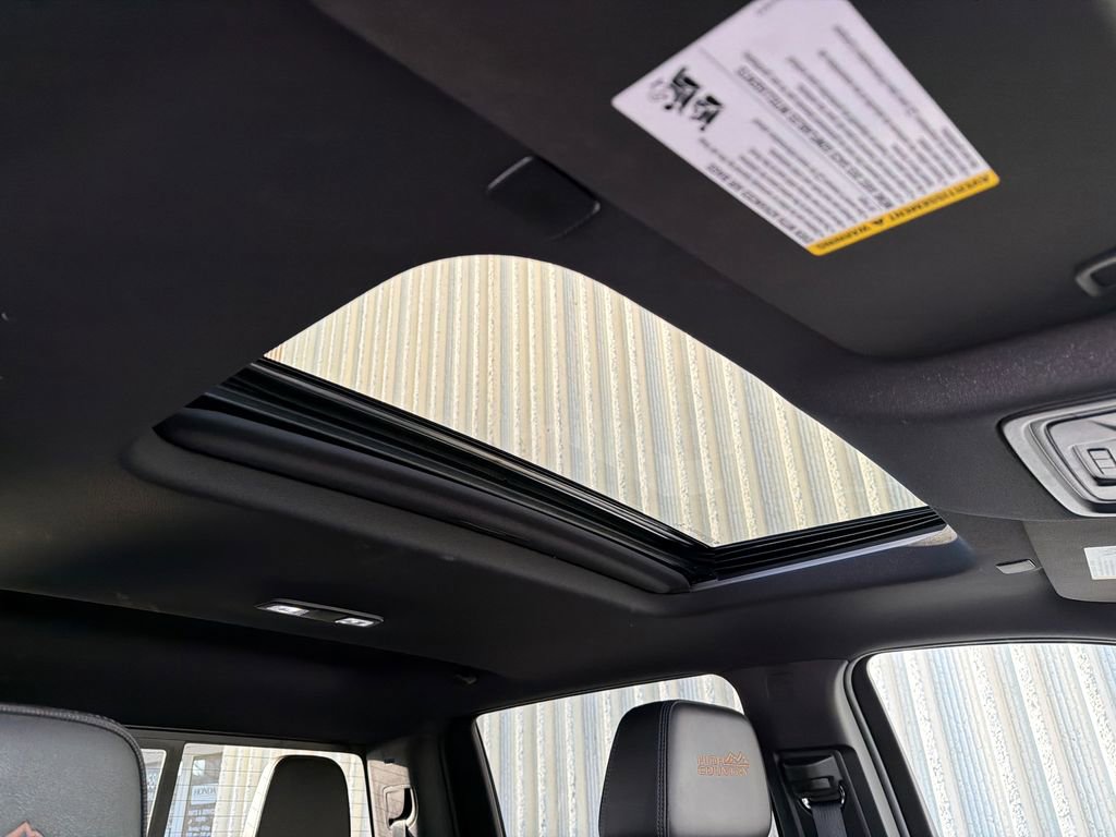 Used 2023 Chevrolet Silverado 1500 High Country image 14