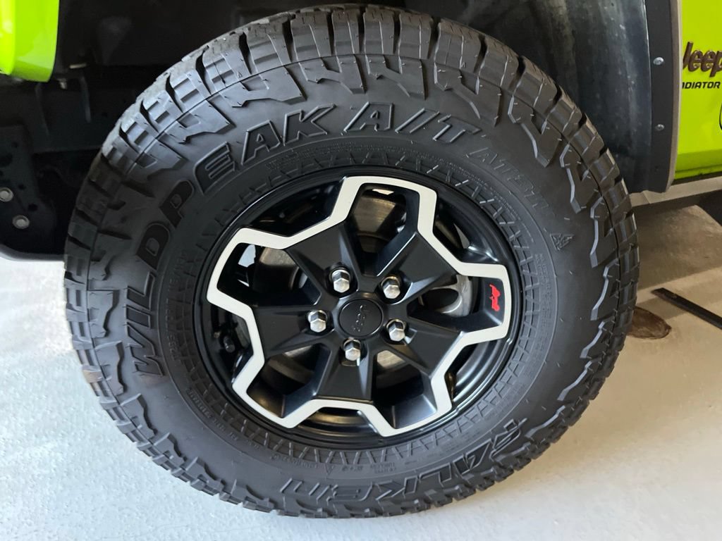 Used 2021 Jeep Gladiator Rubicon w/ Trailer Tow Package AWD/4WD image 19
