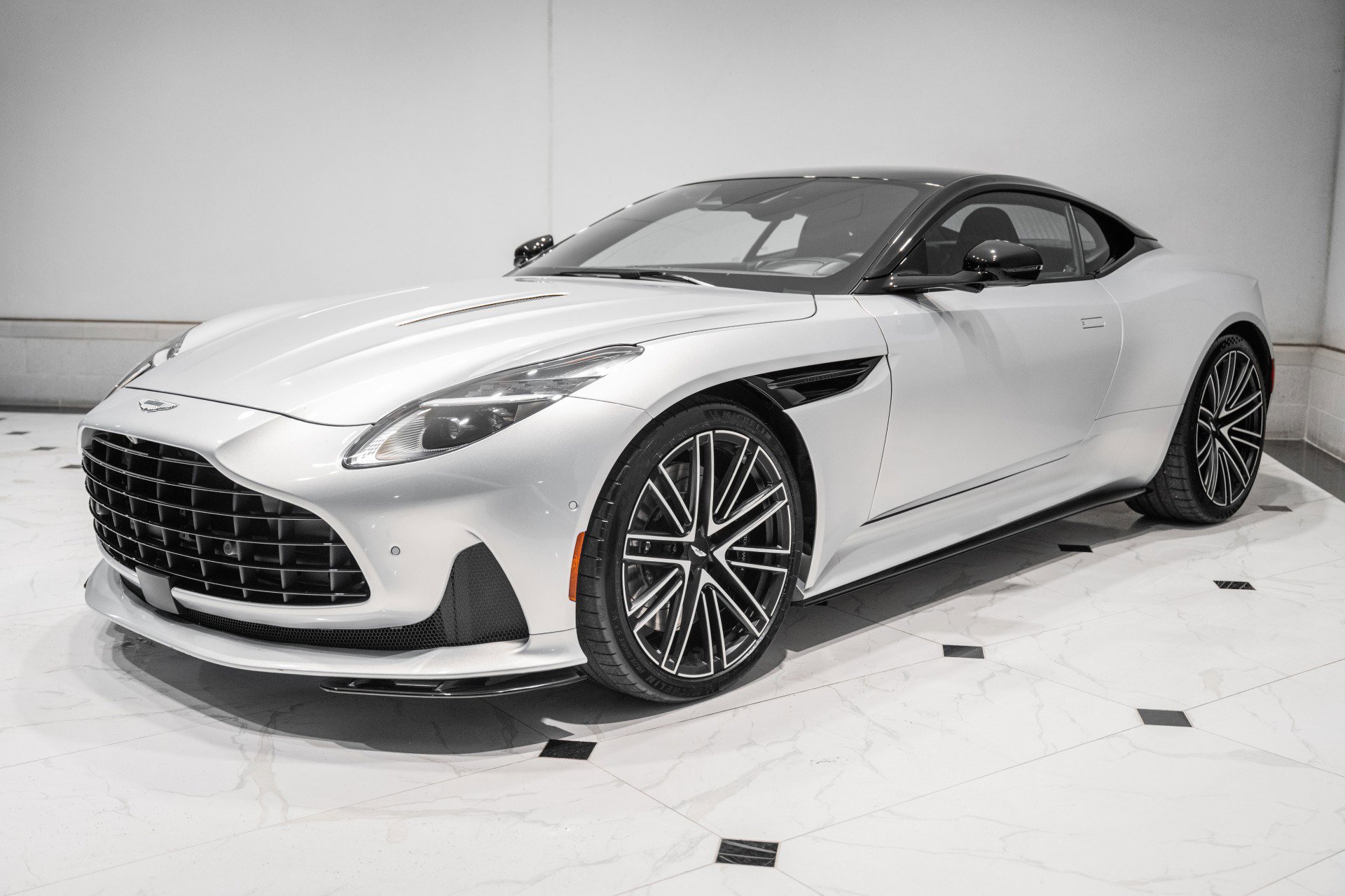 Used 2024 Aston Martin DB12 Coupe RWD image 37