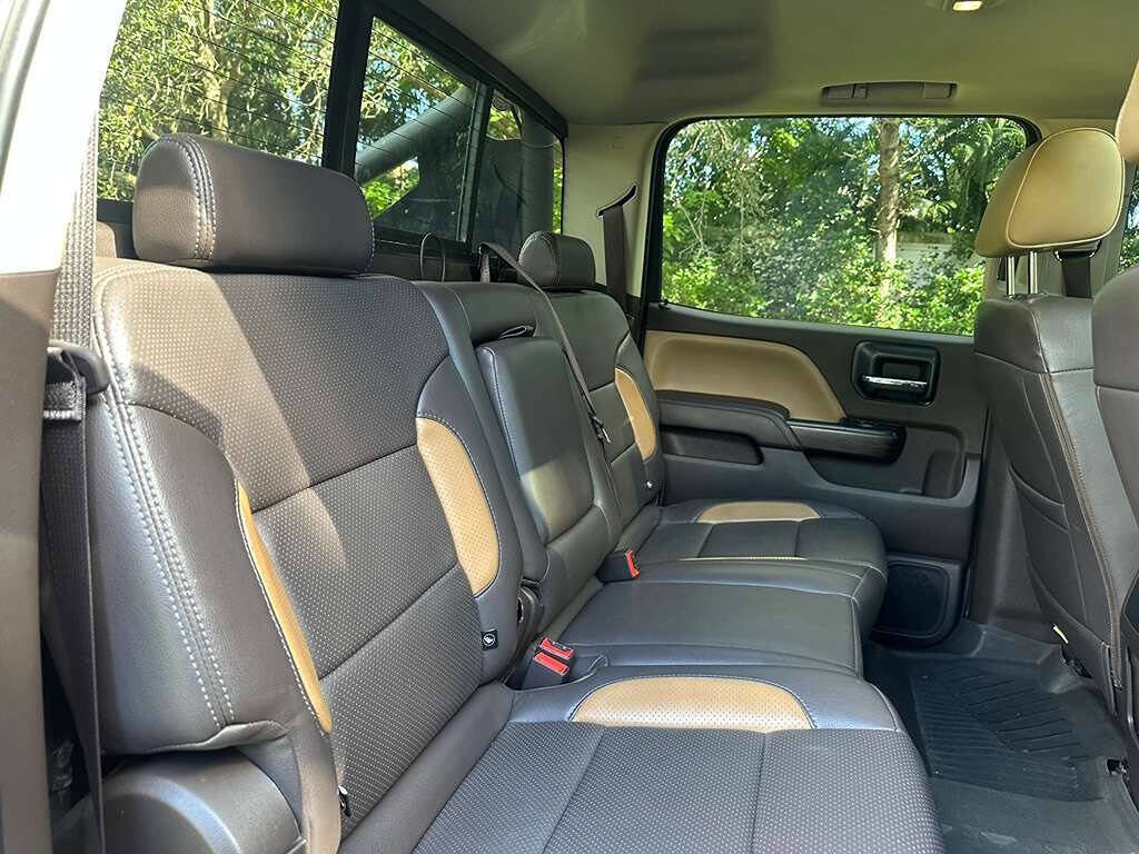 Used 2017 GMC Sierra 2500 Denali w/ Duramax Plus Package AWD/4WD image 16