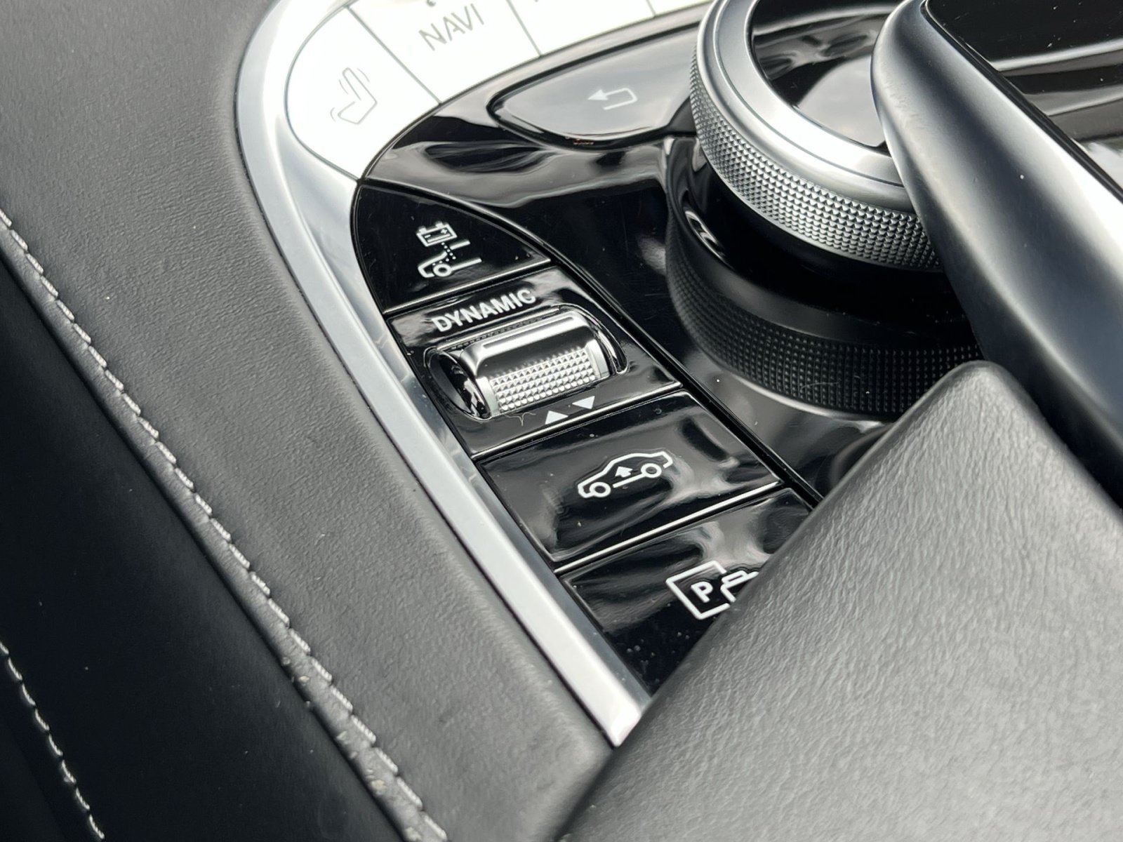 Used 2019 Mercedes-Benz S 560e image 40