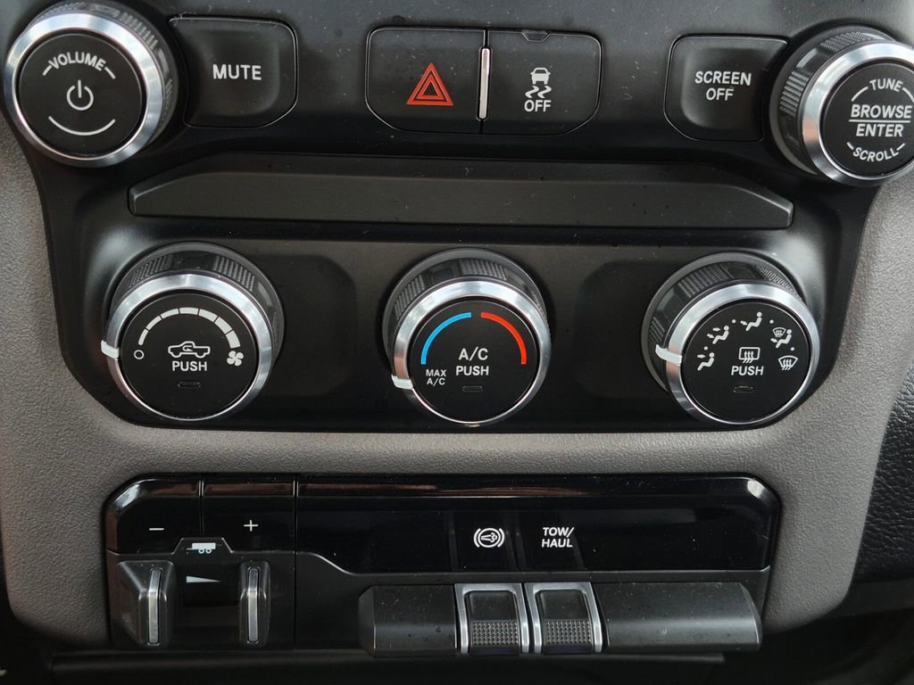 Used 2024 RAM 3500 Big Horn image 26