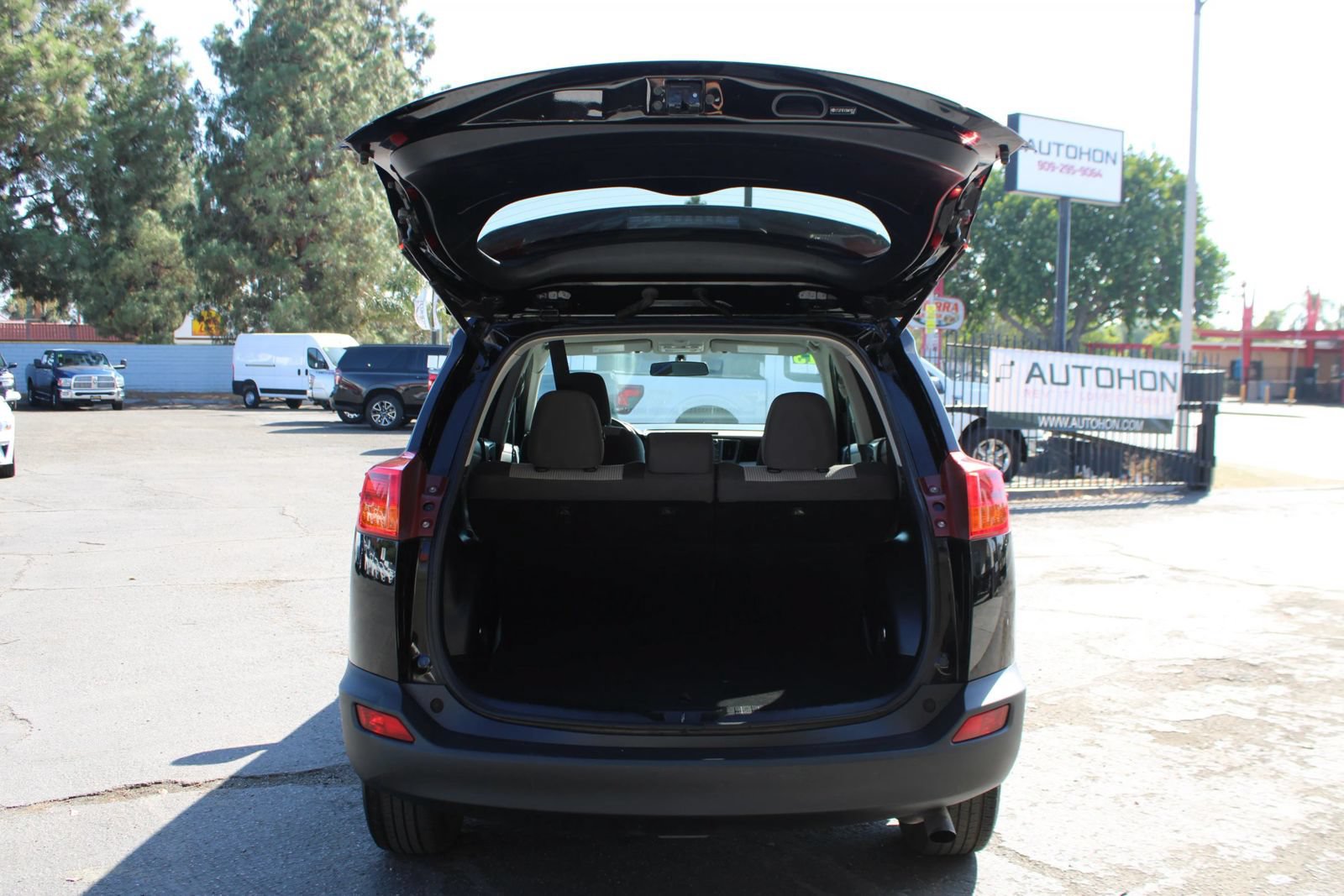 Used 2013 Toyota RAV4 LE FWD image 15
