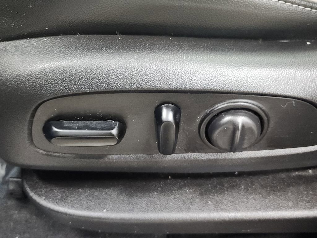 Used 2019 Chevrolet Equinox Premier image 13