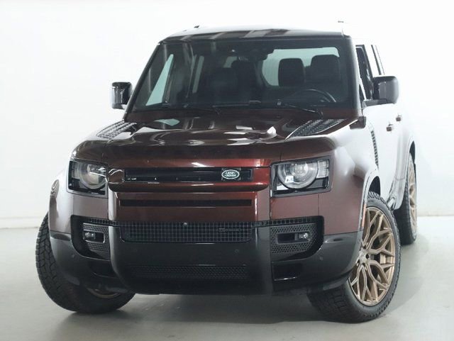 Used 2023 Land Rover Defender 130 X-Dynamic SE AWD/4WD image 3