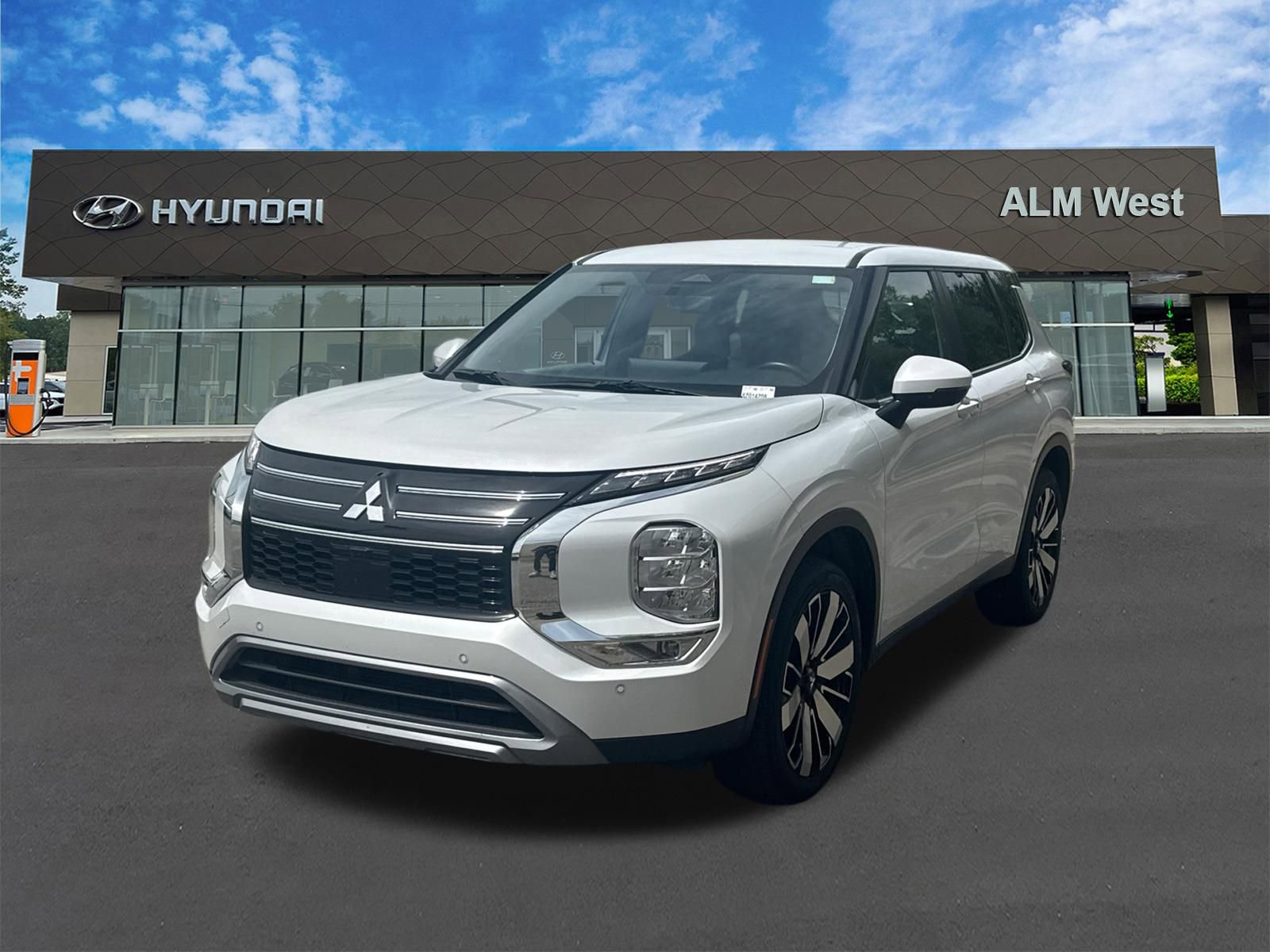 Used 2025 Mitsubishi Outlander SE FWD video 1