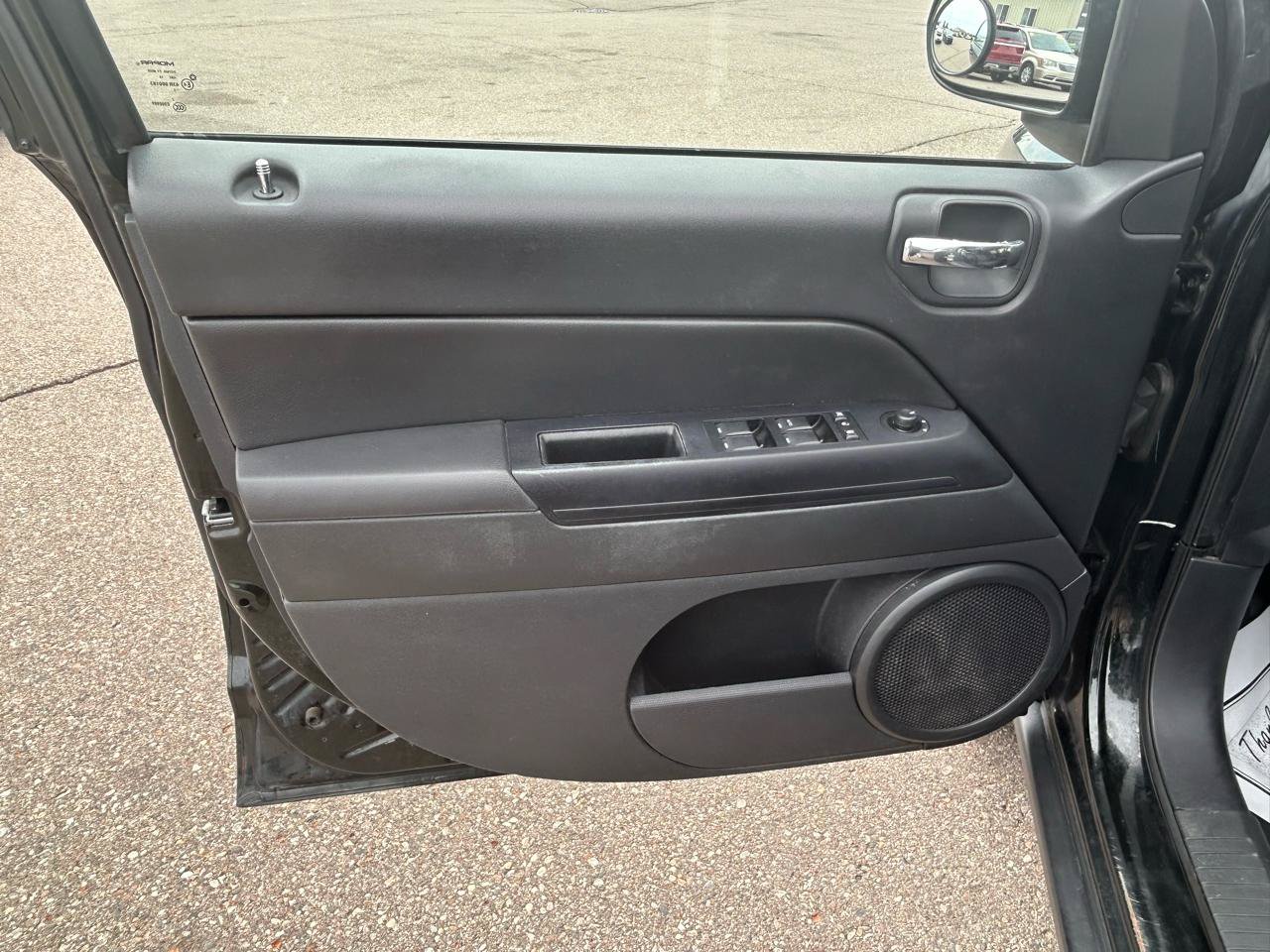 Used 2013 Jeep Compass Latitude w/ Premium Sound Group FWD image 14