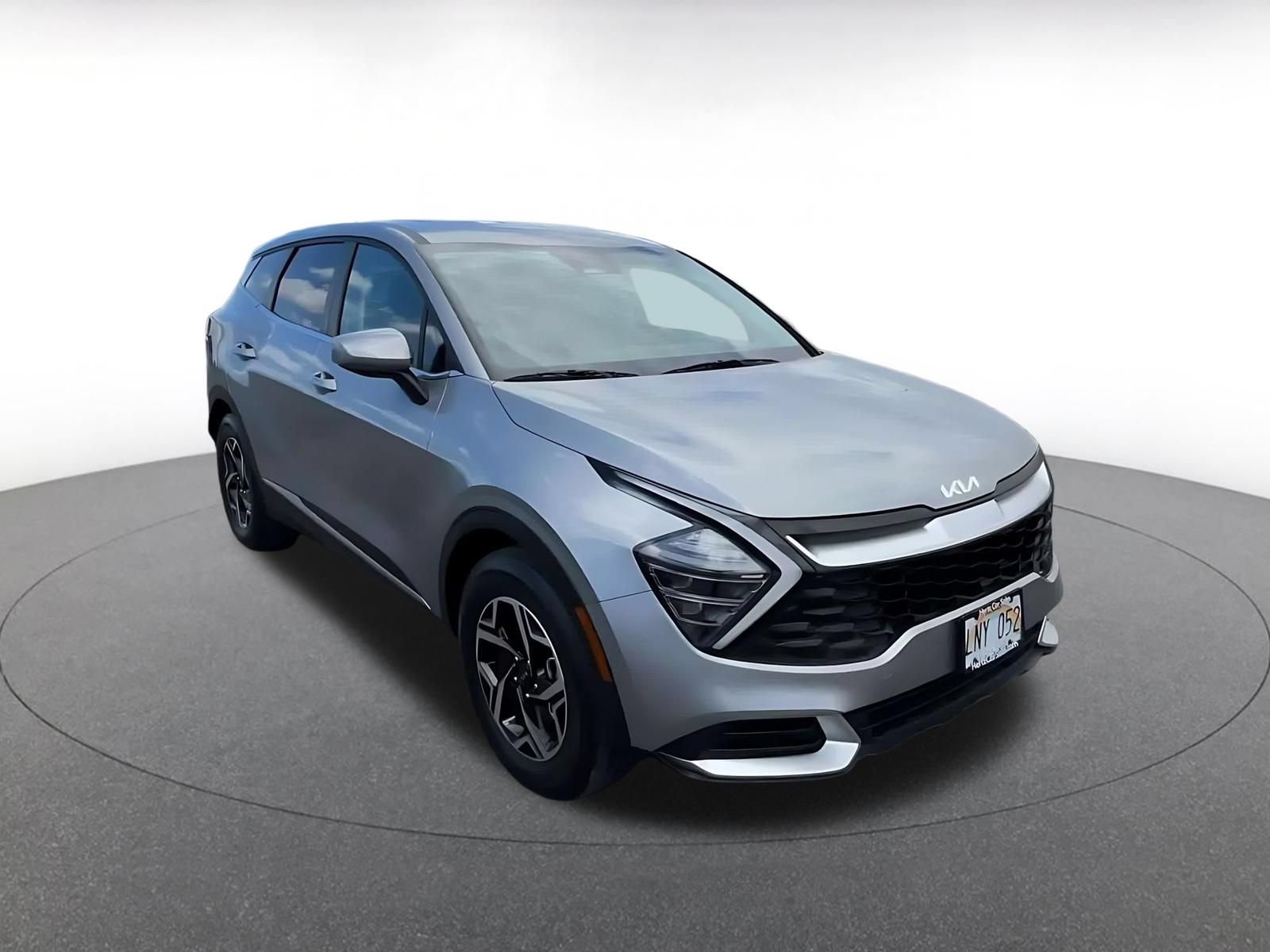 Used 2025 Kia Sportage LX FWD image 3