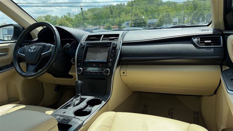 Used 2015 Toyota Camry XLE FWD image 43