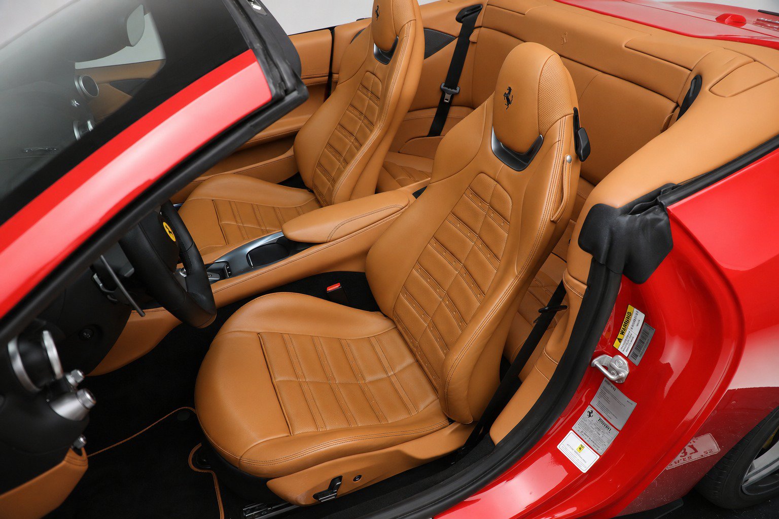 Used 2019 Ferrari Portofino RWD image 12