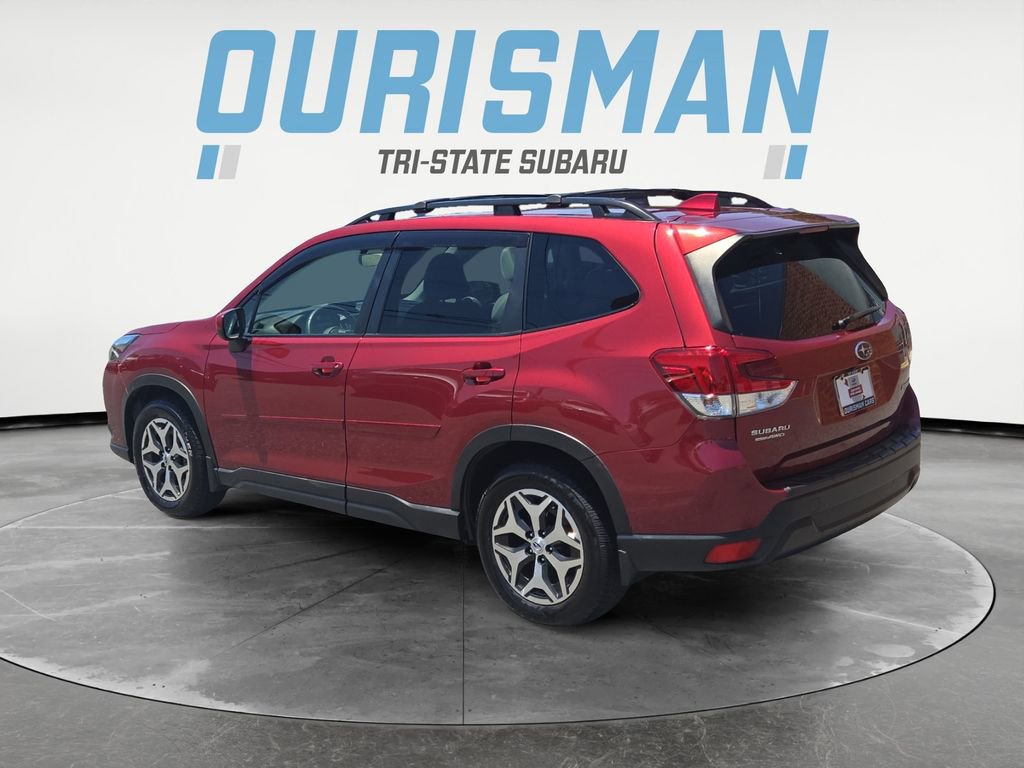 Used 2022 Subaru Forester Premium AWD/4WD image 4