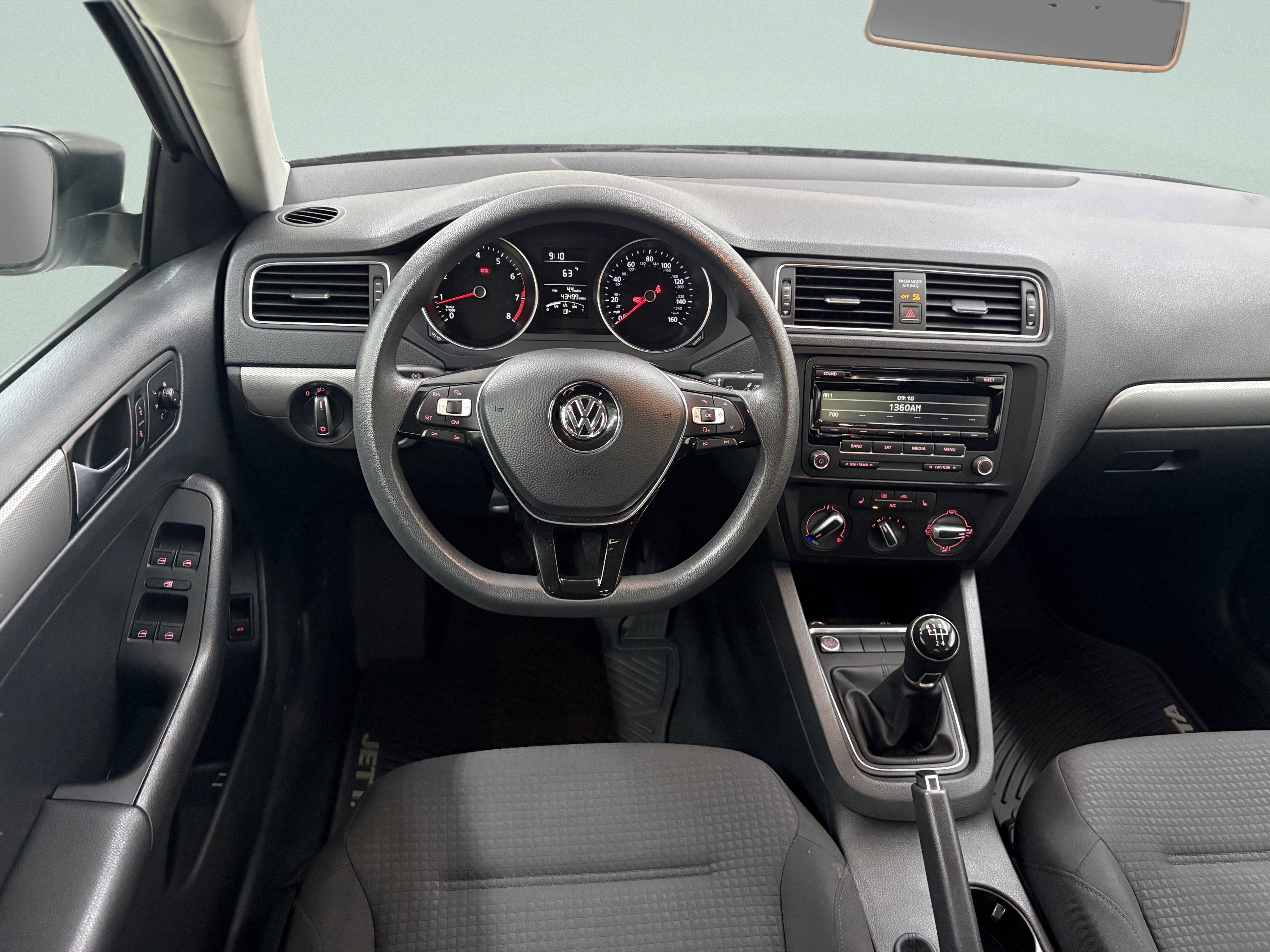 Used 2015 Volkswagen Jetta SE FWD image 11