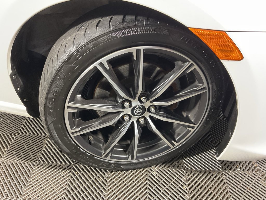 Used 2017 Toyota 86 RWD image 29