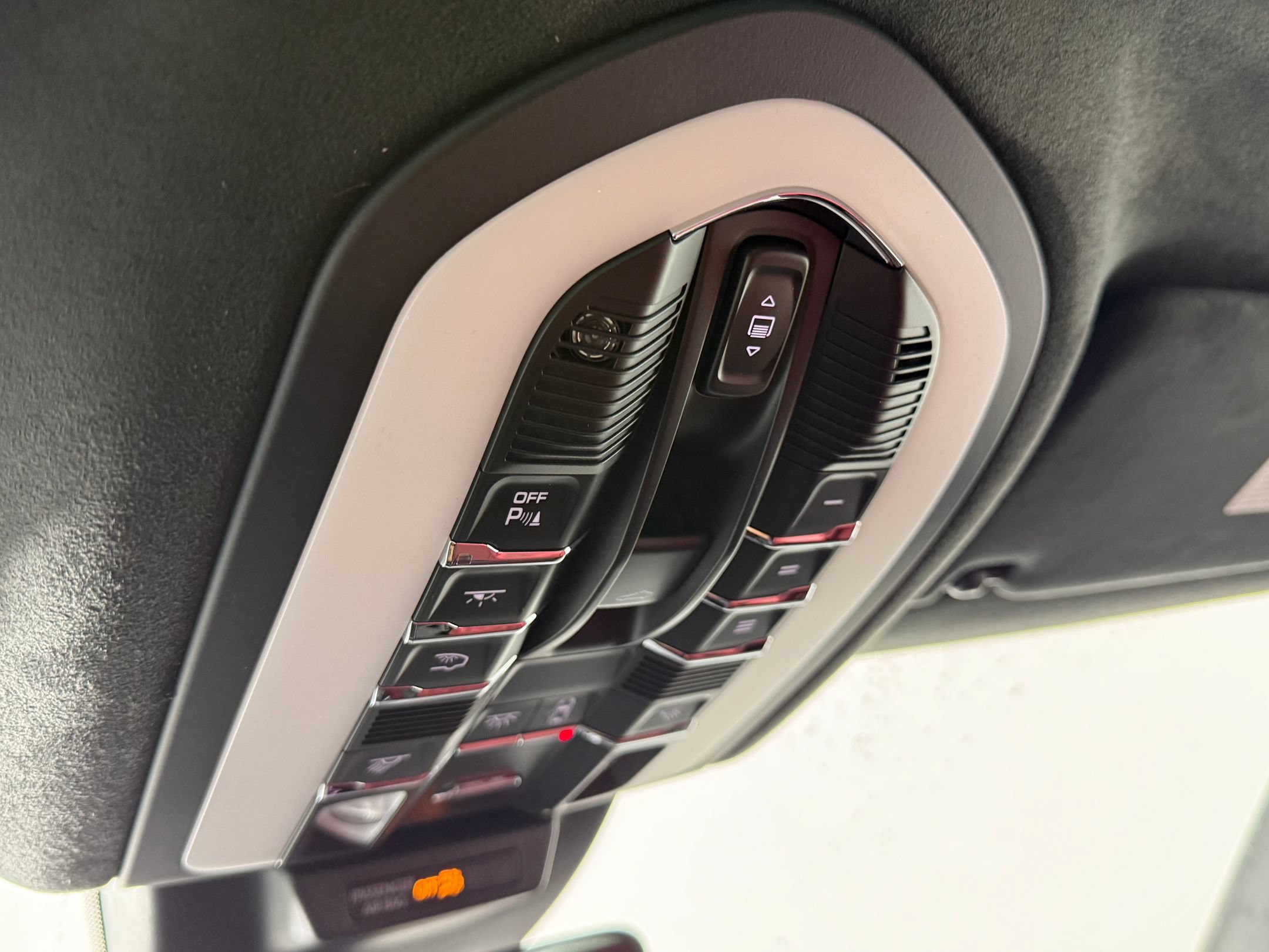 New 2026 Porsche Macan AWD/4WD image 18